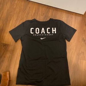 Coaches OTF tee small